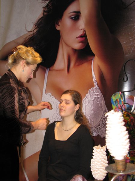 HZMesse004Schminken_3.JPG