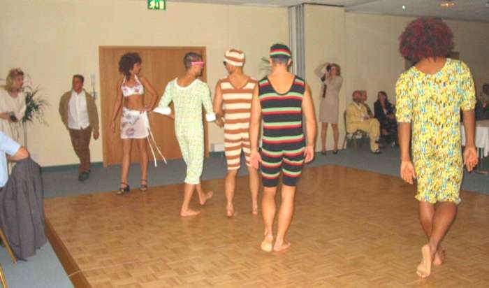 MiF119Bademodenschau