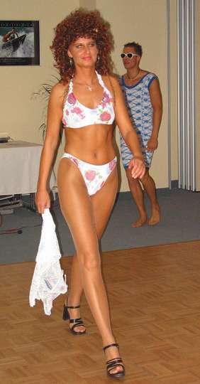 MiF129Bademodenschau